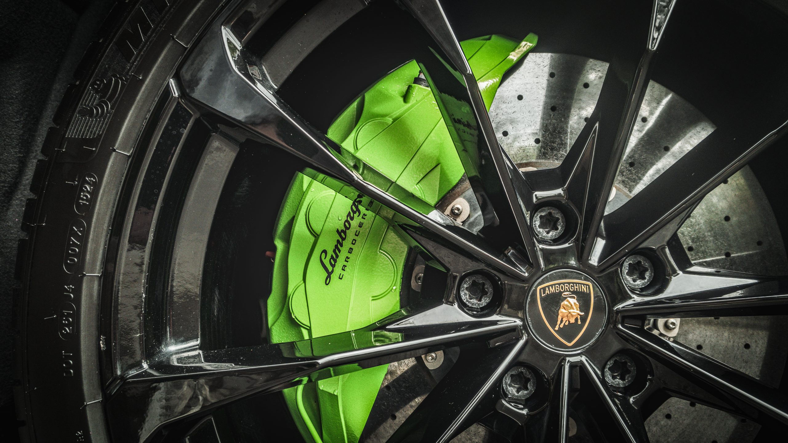 Are you seeking Car Detailing in Manchester? At Vulpix detailing we will meet all of your needs.